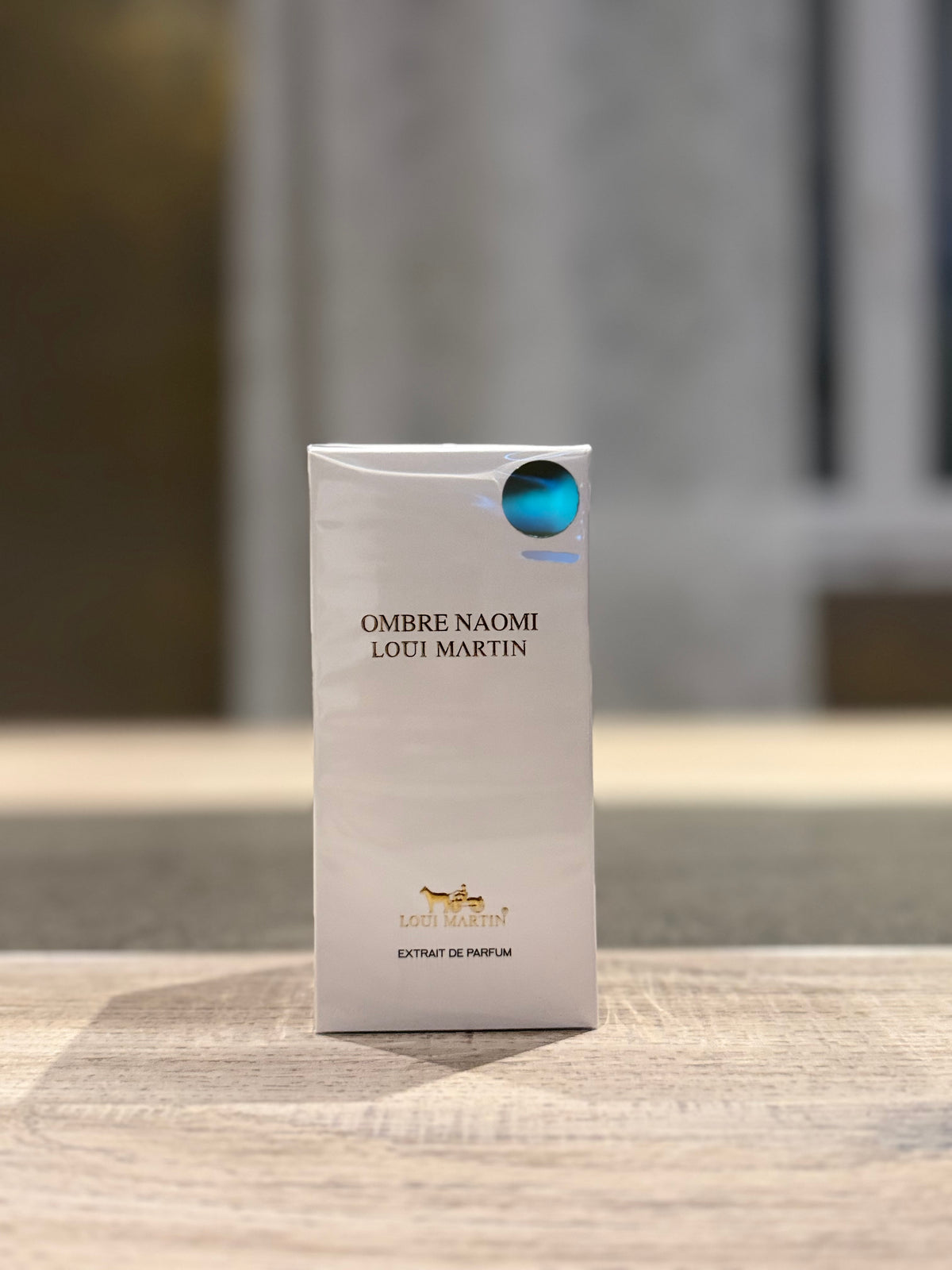 Ombre Naomi – flacon et boîte
